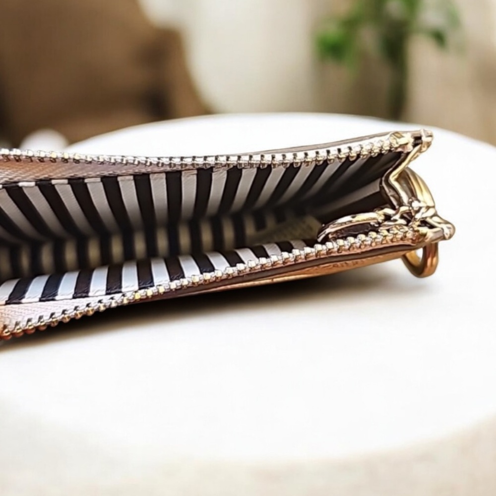 Kate spade  NWOT wallet - Picture 5 of 5